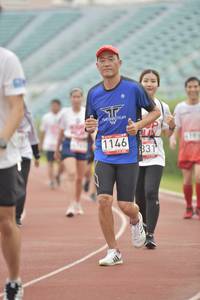 BIB: 1146, 831
                            <button type="button" onclick="openModal(5950916)" class="btn btn-primary btn-sm float-right btn-popup" data-toggle="modal" data-target=".modal-high-quality">
                        <i class="fas fa-shopping-cart"></i> Add to Cart
                    </button>
                                            <button type="button" onclick="isThisMe(5950916, true)" class="btn btn-success btn-sm float-right btn-popup btn-isme hidden" data-toggle="tooltip" data-placement="bottom" title="นี่คือรูปของคุณใช่ไหม คลิกที่นี่เพื่อเอาเข้าอัลบั้ม">
                        <i class="fas fa-plus"></i> Add to album
                    </button>
                    <button type="button" onclick="isThisMe(5950916, false)" class="btn btn-warning btn-sm float-right btn-popup btn-isnotme hidden">
                        <i class="fas fa-ban"></i> Remove from album
                    </button>