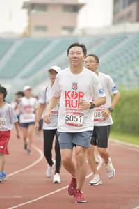 BIB: 2013, 5051
                            <button type="button" onclick="openModal(5950188)" class="btn btn-primary btn-sm float-right btn-popup" data-toggle="modal" data-target=".modal-high-quality">
                        <i class="fas fa-shopping-cart"></i> Add to Cart
                    </button>
                                            <button type="button" onclick="isThisMe(5950188, true)" class="btn btn-success btn-sm float-right btn-popup btn-isme hidden" data-toggle="tooltip" data-placement="bottom" title="นี่คือรูปของคุณใช่ไหม คลิกที่นี่เพื่อเอาเข้าอัลบั้ม">
                        <i class="fas fa-plus"></i> Add to album
                    </button>
                    <button type="button" onclick="isThisMe(5950188, false)" class="btn btn-warning btn-sm float-right btn-popup btn-isnotme hidden">
                        <i class="fas fa-ban"></i> Remove from album
                    </button>