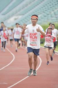 BIB: 2605, 201, 2604
                            <button type="button" onclick="openModal(5937564)" class="btn btn-primary btn-sm float-right btn-popup" data-toggle="modal" data-target=".modal-high-quality">
                        <i class="fas fa-shopping-cart"></i> Add to Cart
                    </button>
                                            <button type="button" onclick="isThisMe(5937564, true)" class="btn btn-success btn-sm float-right btn-popup btn-isme hidden" data-toggle="tooltip" data-placement="bottom" title="นี่คือรูปของคุณใช่ไหม คลิกที่นี่เพื่อเอาเข้าอัลบั้ม">
                        <i class="fas fa-plus"></i> Add to album
                    </button>
                    <button type="button" onclick="isThisMe(5937564, false)" class="btn btn-warning btn-sm float-right btn-popup btn-isnotme hidden">
                        <i class="fas fa-ban"></i> Remove from album
                    </button>