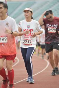 BIB: 3928, 201, 189, 2217
                            <button type="button" onclick="openModal(5950982)" class="btn btn-primary btn-sm float-right btn-popup" data-toggle="modal" data-target=".modal-high-quality">
                        <i class="fas fa-shopping-cart"></i> Add to Cart
                    </button>
                                            <button type="button" onclick="isThisMe(5950982, true)" class="btn btn-success btn-sm float-right btn-popup btn-isme hidden" data-toggle="tooltip" data-placement="bottom" title="นี่คือรูปของคุณใช่ไหม คลิกที่นี่เพื่อเอาเข้าอัลบั้ม">
                        <i class="fas fa-plus"></i> Add to album
                    </button>
                    <button type="button" onclick="isThisMe(5950982, false)" class="btn btn-warning btn-sm float-right btn-popup btn-isnotme hidden">
                        <i class="fas fa-ban"></i> Remove from album
                    </button>