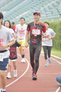 BIB: 4741, 083
                            <button type="button" onclick="openModal(5946144)" class="btn btn-primary btn-sm float-right btn-popup" data-toggle="modal" data-target=".modal-high-quality">
                        <i class="fas fa-shopping-cart"></i> Add to Cart
                    </button>
                                            <button type="button" onclick="isThisMe(5946144, true)" class="btn btn-success btn-sm float-right btn-popup btn-isme hidden" data-toggle="tooltip" data-placement="bottom" title="นี่คือรูปของคุณใช่ไหม คลิกที่นี่เพื่อเอาเข้าอัลบั้ม">
                        <i class="fas fa-plus"></i> Add to album
                    </button>
                    <button type="button" onclick="isThisMe(5946144, false)" class="btn btn-warning btn-sm float-right btn-popup btn-isnotme hidden">
                        <i class="fas fa-ban"></i> Remove from album
                    </button>