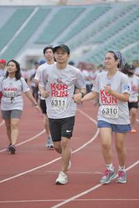 BIB: 6311, 6683, 6310
                            <button type="button" onclick="openModal(5931269)" class="btn btn-primary btn-sm float-right btn-popup" data-toggle="modal" data-target=".modal-high-quality">
                        <i class="fas fa-shopping-cart"></i> Add to Cart
                    </button>
                                            <button type="button" onclick="isThisMe(5931269, true)" class="btn btn-success btn-sm float-right btn-popup btn-isme hidden" data-toggle="tooltip" data-placement="bottom" title="นี่คือรูปของคุณใช่ไหม คลิกที่นี่เพื่อเอาเข้าอัลบั้ม">
                        <i class="fas fa-plus"></i> Add to album
                    </button>
                    <button type="button" onclick="isThisMe(5931269, false)" class="btn btn-warning btn-sm float-right btn-popup btn-isnotme hidden">
                        <i class="fas fa-ban"></i> Remove from album
                    </button>