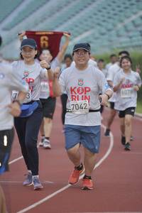 BIB: 7042, 6078
                            <button type="button" onclick="openModal(5921768)" class="btn btn-primary btn-sm float-right btn-popup" data-toggle="modal" data-target=".modal-high-quality">
                        <i class="fas fa-shopping-cart"></i> Add to Cart
                    </button>
                                            <button type="button" onclick="isThisMe(5921768, true)" class="btn btn-success btn-sm float-right btn-popup btn-isme hidden" data-toggle="tooltip" data-placement="bottom" title="นี่คือรูปของคุณใช่ไหม คลิกที่นี่เพื่อเอาเข้าอัลบั้ม">
                        <i class="fas fa-plus"></i> Add to album
                    </button>
                    <button type="button" onclick="isThisMe(5921768, false)" class="btn btn-warning btn-sm float-right btn-popup btn-isnotme hidden">
                        <i class="fas fa-ban"></i> Remove from album
                    </button>