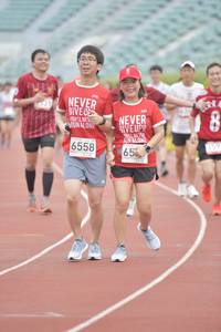 BIB: 6558, 359
                            <button type="button" onclick="openModal(5939134)" class="btn btn-primary btn-sm float-right btn-popup" data-toggle="modal" data-target=".modal-high-quality">
                        <i class="fas fa-shopping-cart"></i> Add to Cart
                    </button>
                                            <button type="button" onclick="isThisMe(5939134, true)" class="btn btn-success btn-sm float-right btn-popup btn-isme hidden" data-toggle="tooltip" data-placement="bottom" title="นี่คือรูปของคุณใช่ไหม คลิกที่นี่เพื่อเอาเข้าอัลบั้ม">
                        <i class="fas fa-plus"></i> Add to album
                    </button>
                    <button type="button" onclick="isThisMe(5939134, false)" class="btn btn-warning btn-sm float-right btn-popup btn-isnotme hidden">
                        <i class="fas fa-ban"></i> Remove from album
                    </button>