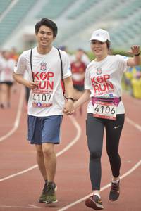 BIB: 4107, 2019, 4106
                            <button type="button" onclick="openModal(5971562)" class="btn btn-primary btn-sm float-right btn-popup" data-toggle="modal" data-target=".modal-high-quality">
                        <i class="fas fa-shopping-cart"></i> Add to Cart
                    </button>
                                            <button type="button" onclick="isThisMe(5971562, true)" class="btn btn-success btn-sm float-right btn-popup btn-isme hidden" data-toggle="tooltip" data-placement="bottom" title="นี่คือรูปของคุณใช่ไหม คลิกที่นี่เพื่อเอาเข้าอัลบั้ม">
                        <i class="fas fa-plus"></i> Add to album
                    </button>
                    <button type="button" onclick="isThisMe(5971562, false)" class="btn btn-warning btn-sm float-right btn-popup btn-isnotme hidden">
                        <i class="fas fa-ban"></i> Remove from album
                    </button>