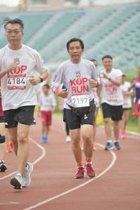 BIB: 4184, 7197, 201
                            <button type="button" onclick="openModal(5950088)" class="btn btn-primary btn-sm float-right btn-popup" data-toggle="modal" data-target=".modal-high-quality">
                        <i class="fas fa-shopping-cart"></i> Add to Cart
                    </button>
                                            <button type="button" onclick="isThisMe(5950088, true)" class="btn btn-success btn-sm float-right btn-popup btn-isme hidden" data-toggle="tooltip" data-placement="bottom" title="นี่คือรูปของคุณใช่ไหม คลิกที่นี่เพื่อเอาเข้าอัลบั้ม">
                        <i class="fas fa-plus"></i> Add to album
                    </button>
                    <button type="button" onclick="isThisMe(5950088, false)" class="btn btn-warning btn-sm float-right btn-popup btn-isnotme hidden">
                        <i class="fas fa-ban"></i> Remove from album
                    </button>