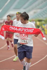 BIB: 2019, 1762
                            <button type="button" onclick="openModal(5957981)" class="btn btn-primary btn-sm float-right btn-popup" data-toggle="modal" data-target=".modal-high-quality">
                        <i class="fas fa-shopping-cart"></i> Add to Cart
                    </button>
                                            <button type="button" onclick="isThisMe(5957981, true)" class="btn btn-success btn-sm float-right btn-popup btn-isme hidden" data-toggle="tooltip" data-placement="bottom" title="นี่คือรูปของคุณใช่ไหม คลิกที่นี่เพื่อเอาเข้าอัลบั้ม">
                        <i class="fas fa-plus"></i> Add to album
                    </button>
                    <button type="button" onclick="isThisMe(5957981, false)" class="btn btn-warning btn-sm float-right btn-popup btn-isnotme hidden">
                        <i class="fas fa-ban"></i> Remove from album
                    </button>