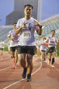 BIB: 7285, 7034
                            <button type="button" onclick="openModal(5918324)" class="btn btn-primary btn-sm float-right btn-popup" data-toggle="modal" data-target=".modal-high-quality">
                        <i class="fas fa-shopping-cart"></i> Add to Cart
                    </button>
                                            <button type="button" onclick="isThisMe(5918324, true)" class="btn btn-success btn-sm float-right btn-popup btn-isme hidden" data-toggle="tooltip" data-placement="bottom" title="นี่คือรูปของคุณใช่ไหม คลิกที่นี่เพื่อเอาเข้าอัลบั้ม">
                        <i class="fas fa-plus"></i> Add to album
                    </button>
                    <button type="button" onclick="isThisMe(5918324, false)" class="btn btn-warning btn-sm float-right btn-popup btn-isnotme hidden">
                        <i class="fas fa-ban"></i> Remove from album
                    </button>