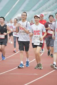 BIB: 4804, 7512, 615, 816, 6154
                            <button type="button" onclick="openModal(5936185)" class="btn btn-primary btn-sm float-right btn-popup" data-toggle="modal" data-target=".modal-high-quality">
                        <i class="fas fa-shopping-cart"></i> Add to Cart
                    </button>
                                            <button type="button" onclick="isThisMe(5936185, true)" class="btn btn-success btn-sm float-right btn-popup btn-isme hidden" data-toggle="tooltip" data-placement="bottom" title="นี่คือรูปของคุณใช่ไหม คลิกที่นี่เพื่อเอาเข้าอัลบั้ม">
                        <i class="fas fa-plus"></i> Add to album
                    </button>
                    <button type="button" onclick="isThisMe(5936185, false)" class="btn btn-warning btn-sm float-right btn-popup btn-isnotme hidden">
                        <i class="fas fa-ban"></i> Remove from album
                    </button>