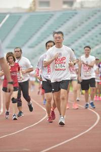 BIB: 4184
                            <button type="button" onclick="openModal(5950052)" class="btn btn-primary btn-sm float-right btn-popup" data-toggle="modal" data-target=".modal-high-quality">
                        <i class="fas fa-shopping-cart"></i> Add to Cart
                    </button>
                                            <button type="button" onclick="isThisMe(5950052, true)" class="btn btn-success btn-sm float-right btn-popup btn-isme hidden" data-toggle="tooltip" data-placement="bottom" title="นี่คือรูปของคุณใช่ไหม คลิกที่นี่เพื่อเอาเข้าอัลบั้ม">
                        <i class="fas fa-plus"></i> Add to album
                    </button>
                    <button type="button" onclick="isThisMe(5950052, false)" class="btn btn-warning btn-sm float-right btn-popup btn-isnotme hidden">
                        <i class="fas fa-ban"></i> Remove from album
                    </button>