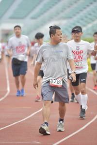 BIB: 527, 5781
                            <button type="button" onclick="openModal(5947055)" class="btn btn-primary btn-sm float-right btn-popup" data-toggle="modal" data-target=".modal-high-quality">
                        <i class="fas fa-shopping-cart"></i> Add to Cart
                    </button>
                                            <button type="button" onclick="isThisMe(5947055, true)" class="btn btn-success btn-sm float-right btn-popup btn-isme hidden" data-toggle="tooltip" data-placement="bottom" title="นี่คือรูปของคุณใช่ไหม คลิกที่นี่เพื่อเอาเข้าอัลบั้ม">
                        <i class="fas fa-plus"></i> Add to album
                    </button>
                    <button type="button" onclick="isThisMe(5947055, false)" class="btn btn-warning btn-sm float-right btn-popup btn-isnotme hidden">
                        <i class="fas fa-ban"></i> Remove from album
                    </button>