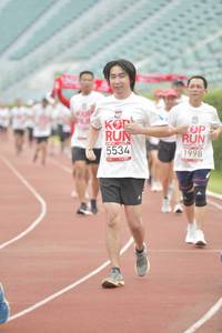 BIB: 5534, 1998
                            <button type="button" onclick="openModal(5948438)" class="btn btn-primary btn-sm float-right btn-popup" data-toggle="modal" data-target=".modal-high-quality">
                        <i class="fas fa-shopping-cart"></i> Add to Cart
                    </button>
                                            <button type="button" onclick="isThisMe(5948438, true)" class="btn btn-success btn-sm float-right btn-popup btn-isme hidden" data-toggle="tooltip" data-placement="bottom" title="นี่คือรูปของคุณใช่ไหม คลิกที่นี่เพื่อเอาเข้าอัลบั้ม">
                        <i class="fas fa-plus"></i> Add to album
                    </button>
                    <button type="button" onclick="isThisMe(5948438, false)" class="btn btn-warning btn-sm float-right btn-popup btn-isnotme hidden">
                        <i class="fas fa-ban"></i> Remove from album
                    </button>