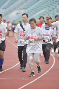 BIB: 8979, 7004
                            <button type="button" onclick="openModal(5934909)" class="btn btn-primary btn-sm float-right btn-popup" data-toggle="modal" data-target=".modal-high-quality">
                        <i class="fas fa-shopping-cart"></i> Add to Cart
                    </button>
                                            <button type="button" onclick="isThisMe(5934909, true)" class="btn btn-success btn-sm float-right btn-popup btn-isme hidden" data-toggle="tooltip" data-placement="bottom" title="นี่คือรูปของคุณใช่ไหม คลิกที่นี่เพื่อเอาเข้าอัลบั้ม">
                        <i class="fas fa-plus"></i> Add to album
                    </button>
                    <button type="button" onclick="isThisMe(5934909, false)" class="btn btn-warning btn-sm float-right btn-popup btn-isnotme hidden">
                        <i class="fas fa-ban"></i> Remove from album
                    </button>