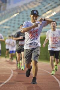 BIB: 7048, 1356
                            <button type="button" onclick="openModal(5920167)" class="btn btn-primary btn-sm float-right btn-popup" data-toggle="modal" data-target=".modal-high-quality">
                        <i class="fas fa-shopping-cart"></i> Add to Cart
                    </button>
                                            <button type="button" onclick="isThisMe(5920167, true)" class="btn btn-success btn-sm float-right btn-popup btn-isme hidden" data-toggle="tooltip" data-placement="bottom" title="นี่คือรูปของคุณใช่ไหม คลิกที่นี่เพื่อเอาเข้าอัลบั้ม">
                        <i class="fas fa-plus"></i> Add to album
                    </button>
                    <button type="button" onclick="isThisMe(5920167, false)" class="btn btn-warning btn-sm float-right btn-popup btn-isnotme hidden">
                        <i class="fas fa-ban"></i> Remove from album
                    </button>