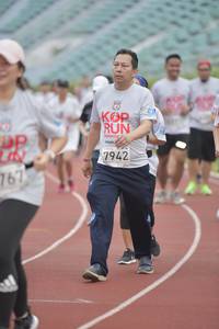 BIB: 7942, 767
                            <button type="button" onclick="openModal(5932862)" class="btn btn-primary btn-sm float-right btn-popup" data-toggle="modal" data-target=".modal-high-quality">
                        <i class="fas fa-shopping-cart"></i> Add to Cart
                    </button>
                                            <button type="button" onclick="isThisMe(5932862, true)" class="btn btn-success btn-sm float-right btn-popup btn-isme hidden" data-toggle="tooltip" data-placement="bottom" title="นี่คือรูปของคุณใช่ไหม คลิกที่นี่เพื่อเอาเข้าอัลบั้ม">
                        <i class="fas fa-plus"></i> Add to album
                    </button>
                    <button type="button" onclick="isThisMe(5932862, false)" class="btn btn-warning btn-sm float-right btn-popup btn-isnotme hidden">
                        <i class="fas fa-ban"></i> Remove from album
                    </button>