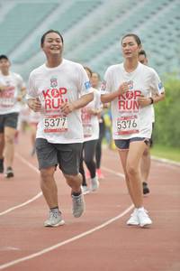 BIB: 200, 5377, 5376
                            <button type="button" onclick="openModal(5951314)" class="btn btn-primary btn-sm float-right btn-popup" data-toggle="modal" data-target=".modal-high-quality">
                        <i class="fas fa-shopping-cart"></i> Add to Cart
                    </button>
                                            <button type="button" onclick="isThisMe(5951314, true)" class="btn btn-success btn-sm float-right btn-popup btn-isme hidden" data-toggle="tooltip" data-placement="bottom" title="นี่คือรูปของคุณใช่ไหม คลิกที่นี่เพื่อเอาเข้าอัลบั้ม">
                        <i class="fas fa-plus"></i> Add to album
                    </button>
                    <button type="button" onclick="isThisMe(5951314, false)" class="btn btn-warning btn-sm float-right btn-popup btn-isnotme hidden">
                        <i class="fas fa-ban"></i> Remove from album
                    </button>