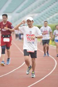 BIB: 5078, 2019
                            <button type="button" onclick="openModal(5947761)" class="btn btn-primary btn-sm float-right btn-popup" data-toggle="modal" data-target=".modal-high-quality">
                        <i class="fas fa-shopping-cart"></i> Add to Cart
                    </button>
                                            <button type="button" onclick="isThisMe(5947761, true)" class="btn btn-success btn-sm float-right btn-popup btn-isme hidden" data-toggle="tooltip" data-placement="bottom" title="นี่คือรูปของคุณใช่ไหม คลิกที่นี่เพื่อเอาเข้าอัลบั้ม">
                        <i class="fas fa-plus"></i> Add to album
                    </button>
                    <button type="button" onclick="isThisMe(5947761, false)" class="btn btn-warning btn-sm float-right btn-popup btn-isnotme hidden">
                        <i class="fas fa-ban"></i> Remove from album
                    </button>