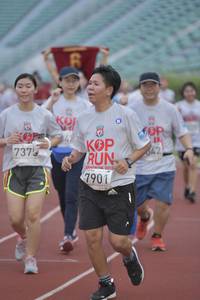 BIB: 7378, 2019, 7901
                            <button type="button" onclick="openModal(5921766)" class="btn btn-primary btn-sm float-right btn-popup" data-toggle="modal" data-target=".modal-high-quality">
                        <i class="fas fa-shopping-cart"></i> Add to Cart
                    </button>
                                            <button type="button" onclick="isThisMe(5921766, true)" class="btn btn-success btn-sm float-right btn-popup btn-isme hidden" data-toggle="tooltip" data-placement="bottom" title="นี่คือรูปของคุณใช่ไหม คลิกที่นี่เพื่อเอาเข้าอัลบั้ม">
                        <i class="fas fa-plus"></i> Add to album
                    </button>
                    <button type="button" onclick="isThisMe(5921766, false)" class="btn btn-warning btn-sm float-right btn-popup btn-isnotme hidden">
                        <i class="fas fa-ban"></i> Remove from album
                    </button>