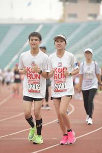 BIB: 5371, 7089, 201, 1719
                            <button type="button" onclick="openModal(5950178)" class="btn btn-primary btn-sm float-right btn-popup" data-toggle="modal" data-target=".modal-high-quality">
                        <i class="fas fa-shopping-cart"></i> Add to Cart
                    </button>
                                            <button type="button" onclick="isThisMe(5950178, true)" class="btn btn-success btn-sm float-right btn-popup btn-isme hidden" data-toggle="tooltip" data-placement="bottom" title="นี่คือรูปของคุณใช่ไหม คลิกที่นี่เพื่อเอาเข้าอัลบั้ม">
                        <i class="fas fa-plus"></i> Add to album
                    </button>
                    <button type="button" onclick="isThisMe(5950178, false)" class="btn btn-warning btn-sm float-right btn-popup btn-isnotme hidden">
                        <i class="fas fa-ban"></i> Remove from album
                    </button>