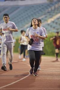 BIB: 6915, 201
                            <button type="button" onclick="openModal(5919228)" class="btn btn-primary btn-sm float-right btn-popup" data-toggle="modal" data-target=".modal-high-quality">
                        <i class="fas fa-shopping-cart"></i> Add to Cart
                    </button>
                                            <button type="button" onclick="isThisMe(5919228, true)" class="btn btn-success btn-sm float-right btn-popup btn-isme hidden" data-toggle="tooltip" data-placement="bottom" title="นี่คือรูปของคุณใช่ไหม คลิกที่นี่เพื่อเอาเข้าอัลบั้ม">
                        <i class="fas fa-plus"></i> Add to album
                    </button>
                    <button type="button" onclick="isThisMe(5919228, false)" class="btn btn-warning btn-sm float-right btn-popup btn-isnotme hidden">
                        <i class="fas fa-ban"></i> Remove from album
                    </button>