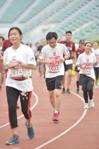 BIB: 1022, 3240, 2874
                            <button type="button" onclick="openModal(5948964)" class="btn btn-primary btn-sm float-right btn-popup" data-toggle="modal" data-target=".modal-high-quality">
                        <i class="fas fa-shopping-cart"></i> Add to Cart
                    </button>
                                            <button type="button" onclick="isThisMe(5948964, true)" class="btn btn-success btn-sm float-right btn-popup btn-isme hidden" data-toggle="tooltip" data-placement="bottom" title="นี่คือรูปของคุณใช่ไหม คลิกที่นี่เพื่อเอาเข้าอัลบั้ม">
                        <i class="fas fa-plus"></i> Add to album
                    </button>
                    <button type="button" onclick="isThisMe(5948964, false)" class="btn btn-warning btn-sm float-right btn-popup btn-isnotme hidden">
                        <i class="fas fa-ban"></i> Remove from album
                    </button>