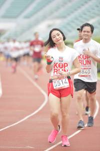 BIB: 840, 5514
                            <button type="button" onclick="openModal(5946298)" class="btn btn-primary btn-sm float-right btn-popup" data-toggle="modal" data-target=".modal-high-quality">
                        <i class="fas fa-shopping-cart"></i> Add to Cart
                    </button>
                                            <button type="button" onclick="isThisMe(5946298, true)" class="btn btn-success btn-sm float-right btn-popup btn-isme hidden" data-toggle="tooltip" data-placement="bottom" title="นี่คือรูปของคุณใช่ไหม คลิกที่นี่เพื่อเอาเข้าอัลบั้ม">
                        <i class="fas fa-plus"></i> Add to album
                    </button>
                    <button type="button" onclick="isThisMe(5946298, false)" class="btn btn-warning btn-sm float-right btn-popup btn-isnotme hidden">
                        <i class="fas fa-ban"></i> Remove from album
                    </button>