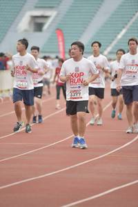 BIB: 1927, 5441, 3399
                            <button type="button" onclick="openModal(5958613)" class="btn btn-primary btn-sm float-right btn-popup" data-toggle="modal" data-target=".modal-high-quality">
                        <i class="fas fa-shopping-cart"></i> Add to Cart
                    </button>
                                            <button type="button" onclick="isThisMe(5958613, true)" class="btn btn-success btn-sm float-right btn-popup btn-isme hidden" data-toggle="tooltip" data-placement="bottom" title="นี่คือรูปของคุณใช่ไหม คลิกที่นี่เพื่อเอาเข้าอัลบั้ม">
                        <i class="fas fa-plus"></i> Add to album
                    </button>
                    <button type="button" onclick="isThisMe(5958613, false)" class="btn btn-warning btn-sm float-right btn-popup btn-isnotme hidden">
                        <i class="fas fa-ban"></i> Remove from album
                    </button>