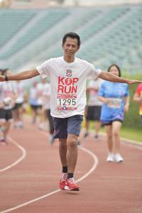 BIB: 1295, 2019
                            <button type="button" onclick="openModal(5949925)" class="btn btn-primary btn-sm float-right btn-popup" data-toggle="modal" data-target=".modal-high-quality">
                        <i class="fas fa-shopping-cart"></i> Add to Cart
                    </button>
                                            <button type="button" onclick="isThisMe(5949925, true)" class="btn btn-success btn-sm float-right btn-popup btn-isme hidden" data-toggle="tooltip" data-placement="bottom" title="นี่คือรูปของคุณใช่ไหม คลิกที่นี่เพื่อเอาเข้าอัลบั้ม">
                        <i class="fas fa-plus"></i> Add to album
                    </button>
                    <button type="button" onclick="isThisMe(5949925, false)" class="btn btn-warning btn-sm float-right btn-popup btn-isnotme hidden">
                        <i class="fas fa-ban"></i> Remove from album
                    </button>