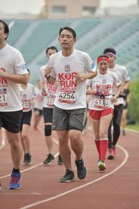 BIB: 4254, 525, 2015, 201, 255, 4113
                            <button type="button" onclick="openModal(5951772)" class="btn btn-primary btn-sm float-right btn-popup" data-toggle="modal" data-target=".modal-high-quality">
                        <i class="fas fa-shopping-cart"></i> Add to Cart
                    </button>
                                            <button type="button" onclick="isThisMe(5951772, true)" class="btn btn-success btn-sm float-right btn-popup btn-isme hidden" data-toggle="tooltip" data-placement="bottom" title="นี่คือรูปของคุณใช่ไหม คลิกที่นี่เพื่อเอาเข้าอัลบั้ม">
                        <i class="fas fa-plus"></i> Add to album
                    </button>
                    <button type="button" onclick="isThisMe(5951772, false)" class="btn btn-warning btn-sm float-right btn-popup btn-isnotme hidden">
                        <i class="fas fa-ban"></i> Remove from album
                    </button>