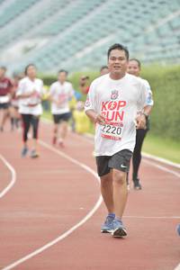 BIB: 2220
                            <button type="button" onclick="openModal(5948812)" class="btn btn-primary btn-sm float-right btn-popup" data-toggle="modal" data-target=".modal-high-quality">
                        <i class="fas fa-shopping-cart"></i> Add to Cart
                    </button>
                                            <button type="button" onclick="isThisMe(5948812, true)" class="btn btn-success btn-sm float-right btn-popup btn-isme hidden" data-toggle="tooltip" data-placement="bottom" title="นี่คือรูปของคุณใช่ไหม คลิกที่นี่เพื่อเอาเข้าอัลบั้ม">
                        <i class="fas fa-plus"></i> Add to album
                    </button>
                    <button type="button" onclick="isThisMe(5948812, false)" class="btn btn-warning btn-sm float-right btn-popup btn-isnotme hidden">
                        <i class="fas fa-ban"></i> Remove from album
                    </button>