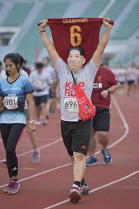 BIB: 696, 6901
                            <button type="button" onclick="openModal(5921826)" class="btn btn-primary btn-sm float-right btn-popup" data-toggle="modal" data-target=".modal-high-quality">
                        <i class="fas fa-shopping-cart"></i> Add to Cart
                    </button>
                                            <button type="button" onclick="isThisMe(5921826, true)" class="btn btn-success btn-sm float-right btn-popup btn-isme hidden" data-toggle="tooltip" data-placement="bottom" title="นี่คือรูปของคุณใช่ไหม คลิกที่นี่เพื่อเอาเข้าอัลบั้ม">
                        <i class="fas fa-plus"></i> Add to album
                    </button>
                    <button type="button" onclick="isThisMe(5921826, false)" class="btn btn-warning btn-sm float-right btn-popup btn-isnotme hidden">
                        <i class="fas fa-ban"></i> Remove from album
                    </button>