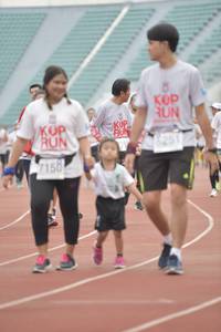 BIB: 825, 7150
                            <button type="button" onclick="openModal(5950048)" class="btn btn-primary btn-sm float-right btn-popup" data-toggle="modal" data-target=".modal-high-quality">
                        <i class="fas fa-shopping-cart"></i> Add to Cart
                    </button>
                                            <button type="button" onclick="isThisMe(5950048, true)" class="btn btn-success btn-sm float-right btn-popup btn-isme hidden" data-toggle="tooltip" data-placement="bottom" title="นี่คือรูปของคุณใช่ไหม คลิกที่นี่เพื่อเอาเข้าอัลบั้ม">
                        <i class="fas fa-plus"></i> Add to album
                    </button>
                    <button type="button" onclick="isThisMe(5950048, false)" class="btn btn-warning btn-sm float-right btn-popup btn-isnotme hidden">
                        <i class="fas fa-ban"></i> Remove from album
                    </button>