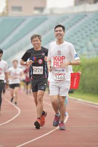 BIB: 6228, 1460
                            <button type="button" onclick="openModal(5951166)" class="btn btn-primary btn-sm float-right btn-popup" data-toggle="modal" data-target=".modal-high-quality">
                        <i class="fas fa-shopping-cart"></i> Add to Cart
                    </button>
                                            <button type="button" onclick="isThisMe(5951166, true)" class="btn btn-success btn-sm float-right btn-popup btn-isme hidden" data-toggle="tooltip" data-placement="bottom" title="นี่คือรูปของคุณใช่ไหม คลิกที่นี่เพื่อเอาเข้าอัลบั้ม">
                        <i class="fas fa-plus"></i> Add to album
                    </button>
                    <button type="button" onclick="isThisMe(5951166, false)" class="btn btn-warning btn-sm float-right btn-popup btn-isnotme hidden">
                        <i class="fas fa-ban"></i> Remove from album
                    </button>