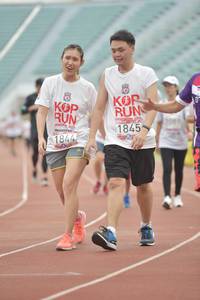 BIB: 201, 1845, 1844
                            <button type="button" onclick="openModal(5950131)" class="btn btn-primary btn-sm float-right btn-popup" data-toggle="modal" data-target=".modal-high-quality">
                        <i class="fas fa-shopping-cart"></i> Add to Cart
                    </button>
                                            <button type="button" onclick="isThisMe(5950131, true)" class="btn btn-success btn-sm float-right btn-popup btn-isme hidden" data-toggle="tooltip" data-placement="bottom" title="นี่คือรูปของคุณใช่ไหม คลิกที่นี่เพื่อเอาเข้าอัลบั้ม">
                        <i class="fas fa-plus"></i> Add to album
                    </button>
                    <button type="button" onclick="isThisMe(5950131, false)" class="btn btn-warning btn-sm float-right btn-popup btn-isnotme hidden">
                        <i class="fas fa-ban"></i> Remove from album
                    </button>