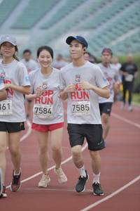 BIB: 7585, 019, 861, 7584
                            <button type="button" onclick="openModal(5922550)" class="btn btn-primary btn-sm float-right btn-popup" data-toggle="modal" data-target=".modal-high-quality">
                        <i class="fas fa-shopping-cart"></i> Add to Cart
                    </button>
                                            <button type="button" onclick="isThisMe(5922550, true)" class="btn btn-success btn-sm float-right btn-popup btn-isme hidden" data-toggle="tooltip" data-placement="bottom" title="นี่คือรูปของคุณใช่ไหม คลิกที่นี่เพื่อเอาเข้าอัลบั้ม">
                        <i class="fas fa-plus"></i> Add to album
                    </button>
                    <button type="button" onclick="isThisMe(5922550, false)" class="btn btn-warning btn-sm float-right btn-popup btn-isnotme hidden">
                        <i class="fas fa-ban"></i> Remove from album
                    </button>