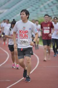 BIB: 201, 7281
                            <button type="button" onclick="openModal(5931428)" class="btn btn-primary btn-sm float-right btn-popup" data-toggle="modal" data-target=".modal-high-quality">
                        <i class="fas fa-shopping-cart"></i> Add to Cart
                    </button>
                                            <button type="button" onclick="isThisMe(5931428, true)" class="btn btn-success btn-sm float-right btn-popup btn-isme hidden" data-toggle="tooltip" data-placement="bottom" title="นี่คือรูปของคุณใช่ไหม คลิกที่นี่เพื่อเอาเข้าอัลบั้ม">
                        <i class="fas fa-plus"></i> Add to album
                    </button>
                    <button type="button" onclick="isThisMe(5931428, false)" class="btn btn-warning btn-sm float-right btn-popup btn-isnotme hidden">
                        <i class="fas fa-ban"></i> Remove from album
                    </button>