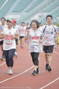 BIB: 9063, 5592, 2311
                            <button type="button" onclick="openModal(5936035)" class="btn btn-primary btn-sm float-right btn-popup" data-toggle="modal" data-target=".modal-high-quality">
                        <i class="fas fa-shopping-cart"></i> Add to Cart
                    </button>
                                            <button type="button" onclick="isThisMe(5936035, true)" class="btn btn-success btn-sm float-right btn-popup btn-isme hidden" data-toggle="tooltip" data-placement="bottom" title="นี่คือรูปของคุณใช่ไหม คลิกที่นี่เพื่อเอาเข้าอัลบั้ม">
                        <i class="fas fa-plus"></i> Add to album
                    </button>
                    <button type="button" onclick="isThisMe(5936035, false)" class="btn btn-warning btn-sm float-right btn-popup btn-isnotme hidden">
                        <i class="fas fa-ban"></i> Remove from album
                    </button>