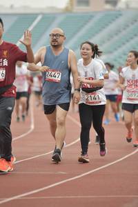 BIB: 2447, 5892, 2141
                            <button type="button" onclick="openModal(5952027)" class="btn btn-primary btn-sm float-right btn-popup" data-toggle="modal" data-target=".modal-high-quality">
                        <i class="fas fa-shopping-cart"></i> Add to Cart
                    </button>
                                            <button type="button" onclick="isThisMe(5952027, true)" class="btn btn-success btn-sm float-right btn-popup btn-isme hidden" data-toggle="tooltip" data-placement="bottom" title="นี่คือรูปของคุณใช่ไหม คลิกที่นี่เพื่อเอาเข้าอัลบั้ม">
                        <i class="fas fa-plus"></i> Add to album
                    </button>
                    <button type="button" onclick="isThisMe(5952027, false)" class="btn btn-warning btn-sm float-right btn-popup btn-isnotme hidden">
                        <i class="fas fa-ban"></i> Remove from album
                    </button>