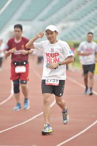 BIB: 754
                            <button type="button" onclick="openModal(5947766)" class="btn btn-primary btn-sm float-right btn-popup" data-toggle="modal" data-target=".modal-high-quality">
                        <i class="fas fa-shopping-cart"></i> Add to Cart
                    </button>
                                            <button type="button" onclick="isThisMe(5947766, true)" class="btn btn-success btn-sm float-right btn-popup btn-isme hidden" data-toggle="tooltip" data-placement="bottom" title="นี่คือรูปของคุณใช่ไหม คลิกที่นี่เพื่อเอาเข้าอัลบั้ม">
                        <i class="fas fa-plus"></i> Add to album
                    </button>
                    <button type="button" onclick="isThisMe(5947766, false)" class="btn btn-warning btn-sm float-right btn-popup btn-isnotme hidden">
                        <i class="fas fa-ban"></i> Remove from album
                    </button>