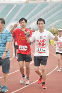 BIB: 1174, 309, 5596
                            <button type="button" onclick="openModal(5947126)" class="btn btn-primary btn-sm float-right btn-popup" data-toggle="modal" data-target=".modal-high-quality">
                        <i class="fas fa-shopping-cart"></i> Add to Cart
                    </button>
                                            <button type="button" onclick="isThisMe(5947126, true)" class="btn btn-success btn-sm float-right btn-popup btn-isme hidden" data-toggle="tooltip" data-placement="bottom" title="นี่คือรูปของคุณใช่ไหม คลิกที่นี่เพื่อเอาเข้าอัลบั้ม">
                        <i class="fas fa-plus"></i> Add to album
                    </button>
                    <button type="button" onclick="isThisMe(5947126, false)" class="btn btn-warning btn-sm float-right btn-popup btn-isnotme hidden">
                        <i class="fas fa-ban"></i> Remove from album
                    </button>