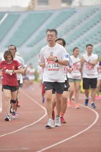 BIB: 4184
                            <button type="button" onclick="openModal(5950085)" class="btn btn-primary btn-sm float-right btn-popup" data-toggle="modal" data-target=".modal-high-quality">
                        <i class="fas fa-shopping-cart"></i> Add to Cart
                    </button>
                                            <button type="button" onclick="isThisMe(5950085, true)" class="btn btn-success btn-sm float-right btn-popup btn-isme hidden" data-toggle="tooltip" data-placement="bottom" title="นี่คือรูปของคุณใช่ไหม คลิกที่นี่เพื่อเอาเข้าอัลบั้ม">
                        <i class="fas fa-plus"></i> Add to album
                    </button>
                    <button type="button" onclick="isThisMe(5950085, false)" class="btn btn-warning btn-sm float-right btn-popup btn-isnotme hidden">
                        <i class="fas fa-ban"></i> Remove from album
                    </button>