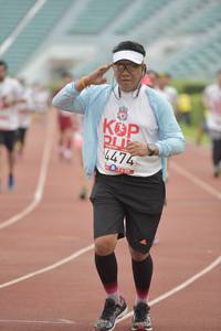 BIB: 4474
                            <button type="button" onclick="openModal(5957765)" class="btn btn-primary btn-sm float-right btn-popup" data-toggle="modal" data-target=".modal-high-quality">
                        <i class="fas fa-shopping-cart"></i> Add to Cart
                    </button>
                                            <button type="button" onclick="isThisMe(5957765, true)" class="btn btn-success btn-sm float-right btn-popup btn-isme hidden" data-toggle="tooltip" data-placement="bottom" title="นี่คือรูปของคุณใช่ไหม คลิกที่นี่เพื่อเอาเข้าอัลบั้ม">
                        <i class="fas fa-plus"></i> Add to album
                    </button>
                    <button type="button" onclick="isThisMe(5957765, false)" class="btn btn-warning btn-sm float-right btn-popup btn-isnotme hidden">
                        <i class="fas fa-ban"></i> Remove from album
                    </button>