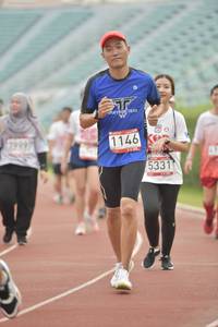 BIB: 7999, 1146, 5331
                            <button type="button" onclick="openModal(5950924)" class="btn btn-primary btn-sm float-right btn-popup" data-toggle="modal" data-target=".modal-high-quality">
                        <i class="fas fa-shopping-cart"></i> Add to Cart
                    </button>
                                            <button type="button" onclick="isThisMe(5950924, true)" class="btn btn-success btn-sm float-right btn-popup btn-isme hidden" data-toggle="tooltip" data-placement="bottom" title="นี่คือรูปของคุณใช่ไหม คลิกที่นี่เพื่อเอาเข้าอัลบั้ม">
                        <i class="fas fa-plus"></i> Add to album
                    </button>
                    <button type="button" onclick="isThisMe(5950924, false)" class="btn btn-warning btn-sm float-right btn-popup btn-isnotme hidden">
                        <i class="fas fa-ban"></i> Remove from album
                    </button>