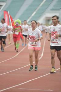 BIB: 3412, 3411
                            <button type="button" onclick="openModal(5957852)" class="btn btn-primary btn-sm float-right btn-popup" data-toggle="modal" data-target=".modal-high-quality">
                        <i class="fas fa-shopping-cart"></i> Add to Cart
                    </button>
                                            <button type="button" onclick="isThisMe(5957852, true)" class="btn btn-success btn-sm float-right btn-popup btn-isme hidden" data-toggle="tooltip" data-placement="bottom" title="นี่คือรูปของคุณใช่ไหม คลิกที่นี่เพื่อเอาเข้าอัลบั้ม">
                        <i class="fas fa-plus"></i> Add to album
                    </button>
                    <button type="button" onclick="isThisMe(5957852, false)" class="btn btn-warning btn-sm float-right btn-popup btn-isnotme hidden">
                        <i class="fas fa-ban"></i> Remove from album
                    </button>