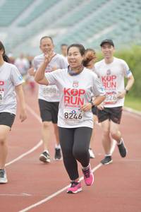 BIB: 8508, 826, 8246
                            <button type="button" onclick="openModal(5947383)" class="btn btn-primary btn-sm float-right btn-popup" data-toggle="modal" data-target=".modal-high-quality">
                        <i class="fas fa-shopping-cart"></i> Add to Cart
                    </button>
                                            <button type="button" onclick="isThisMe(5947383, true)" class="btn btn-success btn-sm float-right btn-popup btn-isme hidden" data-toggle="tooltip" data-placement="bottom" title="นี่คือรูปของคุณใช่ไหม คลิกที่นี่เพื่อเอาเข้าอัลบั้ม">
                        <i class="fas fa-plus"></i> Add to album
                    </button>
                    <button type="button" onclick="isThisMe(5947383, false)" class="btn btn-warning btn-sm float-right btn-popup btn-isnotme hidden">
                        <i class="fas fa-ban"></i> Remove from album
                    </button>