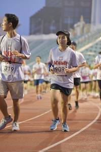 BIB: 909, 319
                            <button type="button" onclick="openModal(5918444)" class="btn btn-primary btn-sm float-right btn-popup" data-toggle="modal" data-target=".modal-high-quality">
                        <i class="fas fa-shopping-cart"></i> Add to Cart
                    </button>
                                            <button type="button" onclick="isThisMe(5918444, true)" class="btn btn-success btn-sm float-right btn-popup btn-isme hidden" data-toggle="tooltip" data-placement="bottom" title="นี่คือรูปของคุณใช่ไหม คลิกที่นี่เพื่อเอาเข้าอัลบั้ม">
                        <i class="fas fa-plus"></i> Add to album
                    </button>
                    <button type="button" onclick="isThisMe(5918444, false)" class="btn btn-warning btn-sm float-right btn-popup btn-isnotme hidden">
                        <i class="fas fa-ban"></i> Remove from album
                    </button>