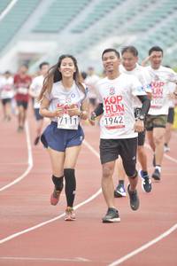 BIB: 1942, 100, 7111
                            <button type="button" onclick="openModal(5945800)" class="btn btn-primary btn-sm float-right btn-popup" data-toggle="modal" data-target=".modal-high-quality">
                        <i class="fas fa-shopping-cart"></i> Add to Cart
                    </button>
                                            <button type="button" onclick="isThisMe(5945800, true)" class="btn btn-success btn-sm float-right btn-popup btn-isme hidden" data-toggle="tooltip" data-placement="bottom" title="นี่คือรูปของคุณใช่ไหม คลิกที่นี่เพื่อเอาเข้าอัลบั้ม">
                        <i class="fas fa-plus"></i> Add to album
                    </button>
                    <button type="button" onclick="isThisMe(5945800, false)" class="btn btn-warning btn-sm float-right btn-popup btn-isnotme hidden">
                        <i class="fas fa-ban"></i> Remove from album
                    </button>