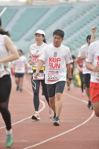 BIB: 2019, 5520
                            <button type="button" onclick="openModal(5951045)" class="btn btn-primary btn-sm float-right btn-popup" data-toggle="modal" data-target=".modal-high-quality">
                        <i class="fas fa-shopping-cart"></i> Add to Cart
                    </button>
                                            <button type="button" onclick="isThisMe(5951045, true)" class="btn btn-success btn-sm float-right btn-popup btn-isme hidden" data-toggle="tooltip" data-placement="bottom" title="นี่คือรูปของคุณใช่ไหม คลิกที่นี่เพื่อเอาเข้าอัลบั้ม">
                        <i class="fas fa-plus"></i> Add to album
                    </button>
                    <button type="button" onclick="isThisMe(5951045, false)" class="btn btn-warning btn-sm float-right btn-popup btn-isnotme hidden">
                        <i class="fas fa-ban"></i> Remove from album
                    </button>