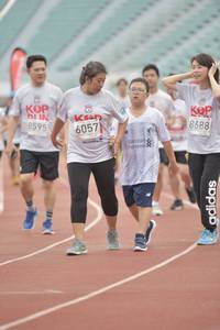 BIB: 8688, 6057, 8595
                            <button type="button" onclick="openModal(5949951)" class="btn btn-primary btn-sm float-right btn-popup" data-toggle="modal" data-target=".modal-high-quality">
                        <i class="fas fa-shopping-cart"></i> Add to Cart
                    </button>
                                            <button type="button" onclick="isThisMe(5949951, true)" class="btn btn-success btn-sm float-right btn-popup btn-isme hidden" data-toggle="tooltip" data-placement="bottom" title="นี่คือรูปของคุณใช่ไหม คลิกที่นี่เพื่อเอาเข้าอัลบั้ม">
                        <i class="fas fa-plus"></i> Add to album
                    </button>
                    <button type="button" onclick="isThisMe(5949951, false)" class="btn btn-warning btn-sm float-right btn-popup btn-isnotme hidden">
                        <i class="fas fa-ban"></i> Remove from album
                    </button>