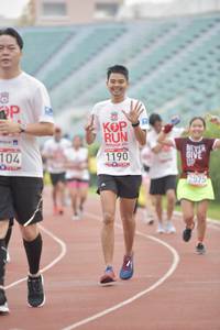 BIB: 104, 1190, 2575
                            <button type="button" onclick="openModal(5951440)" class="btn btn-primary btn-sm float-right btn-popup" data-toggle="modal" data-target=".modal-high-quality">
                        <i class="fas fa-shopping-cart"></i> Add to Cart
                    </button>
                                            <button type="button" onclick="isThisMe(5951440, true)" class="btn btn-success btn-sm float-right btn-popup btn-isme hidden" data-toggle="tooltip" data-placement="bottom" title="นี่คือรูปของคุณใช่ไหม คลิกที่นี่เพื่อเอาเข้าอัลบั้ม">
                        <i class="fas fa-plus"></i> Add to album
                    </button>
                    <button type="button" onclick="isThisMe(5951440, false)" class="btn btn-warning btn-sm float-right btn-popup btn-isnotme hidden">
                        <i class="fas fa-ban"></i> Remove from album
                    </button>